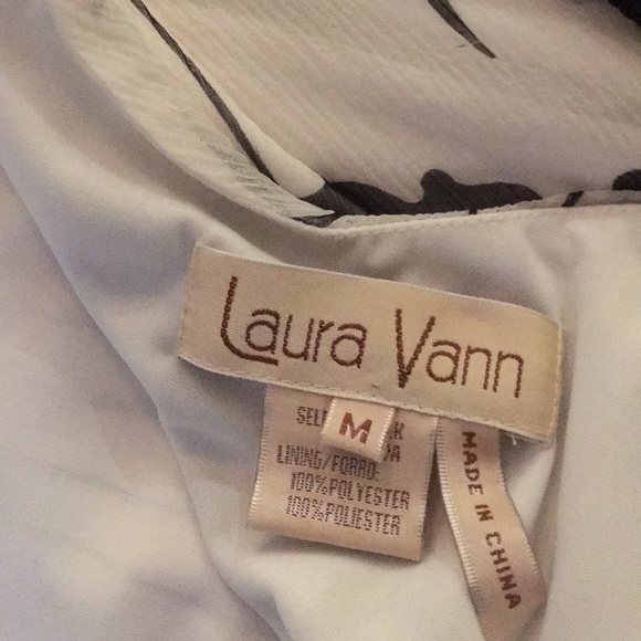 Silk elegant dress by Laura Vann - Picture 9 of 11